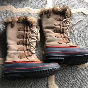 Sorel Joan of Arctic size 8 Boots